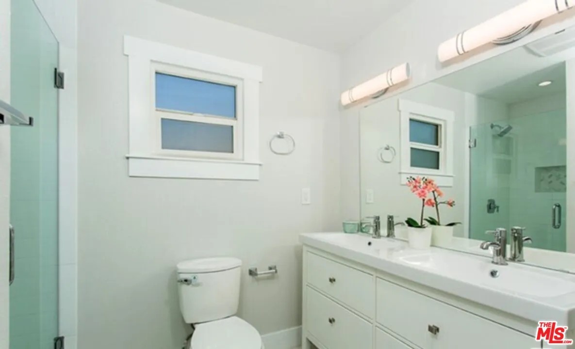 2503 Hillcrest Drive, Los Angeles